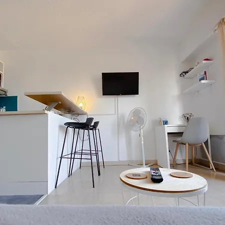 Guignon - Sunny Comfort Close To The Port & Station Apartman